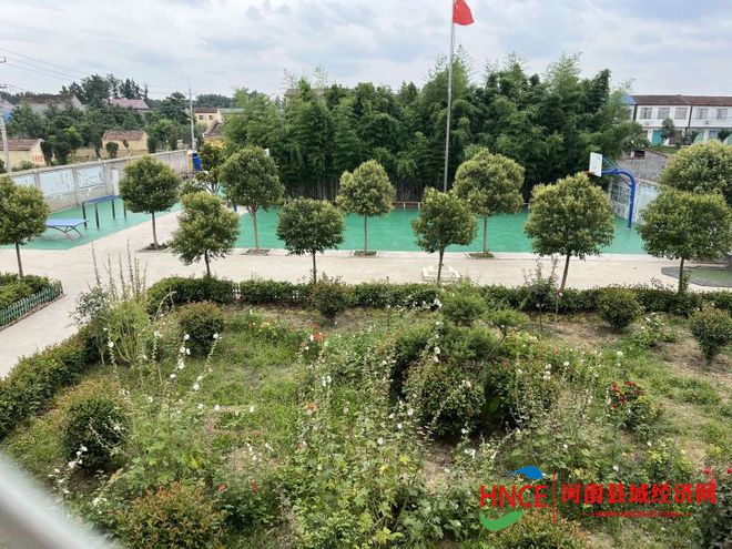 永城市新桥镇温油坊村青年高天博永利义务为母校美化运动场(图5)